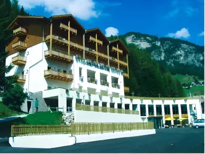 Hotel Stella Montis Hotels in Campitello di Fassa