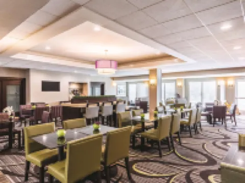 La Quinta Inn & Suites by Wyndham San Antonio Downtown