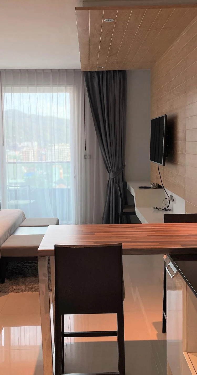 รูปภาพของET605 - Patong sea view studio, quiet spot, pool