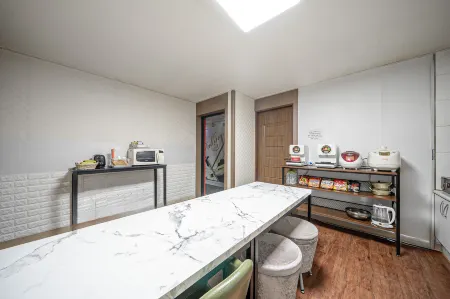 Pohang Ocheon Party Rock Motel Отели рядом с Аэропорт Пхохан