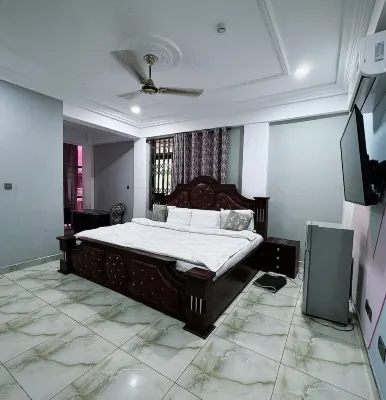 Mercy Royal Heights Hotels in Botsomtwe