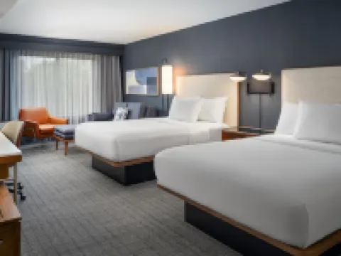 コートヤード バイ マリオット キングストン アルスターのホテル