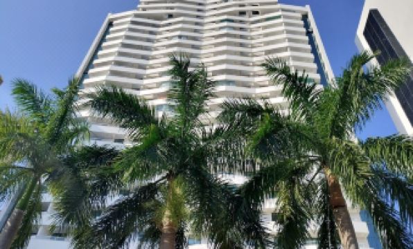 Astron Suítes Mondial Salvador by Nobile