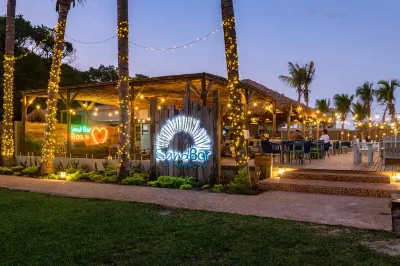San Martinho Beach Club Hotels near Macia supermarket