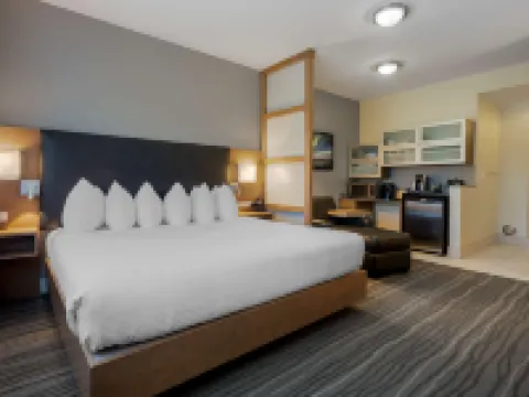 Best Western Plus Sawridge Suites Hotels in Fort McMurray
