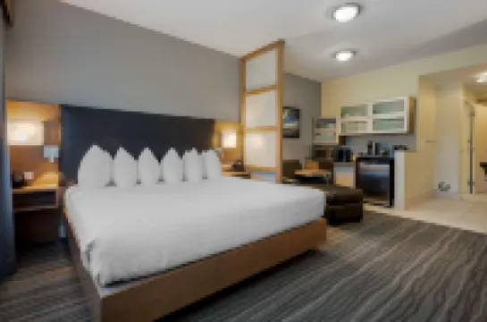 Best Western Plus Sawridge Suites Hotels in Fort McMurray
