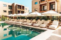 Daphne Hotel Apartments Cyprus - Swimmingpools