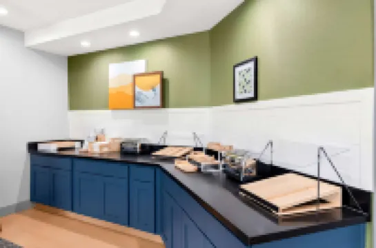 Spark by Hilton Springfield Southwest