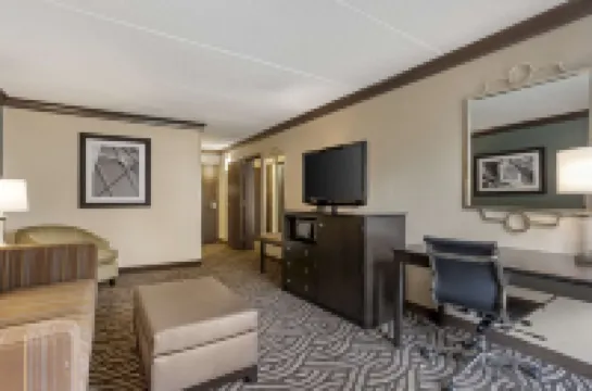 Best Western Plus Kingston Hotel and Conference Center