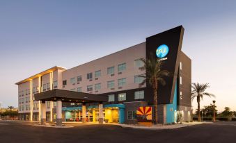 Tru by Hilton Phoenix Glendale Westgate