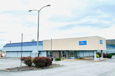 Baymont by Wyndham Milesburg Отели в г. Ховард