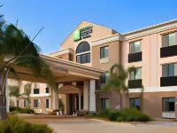 Holiday Inn Express & Suites Fairfield-North Hotels in Fairfield