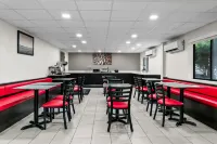 HomeTowne Studios Flint Hotels in Mount Morris Township