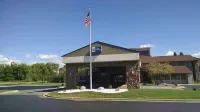 Crossroads Hotel & Event Center Hotels near Loomis Park
