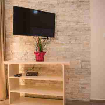 Ground floor apartment, private beach and seaview Rooms