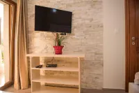 Ground floor apartment, private beach and seaview