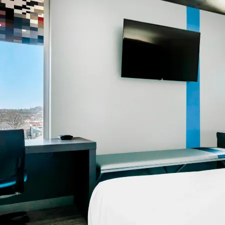 Aloft Newport on the Levee