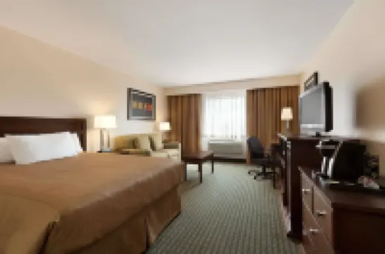 Travelodge Hotel by Wyndham Weyburn Hotels in 