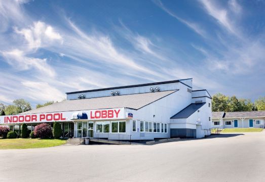 2. 하워드 존슨 바..