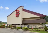 Red Roof Inn Charleston West - Hurricane, WV Hotels in Buffalo-Union