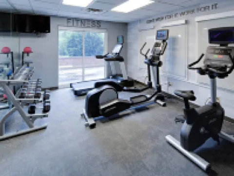 Fairfield Inn & Suites Youngstown Austintown Hotels in Austintown