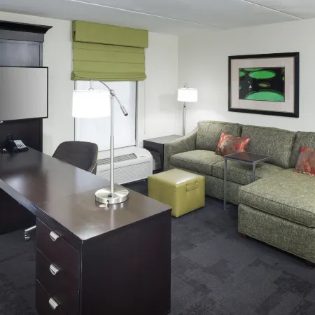 Hampton Inn & Suites Gainesville-Downtown
