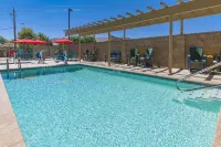 Home 2 Suites by Hilton Kingman - Pools