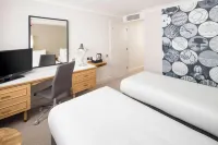 Holiday Inn Peterborough - West Hotels in Orton Longueville