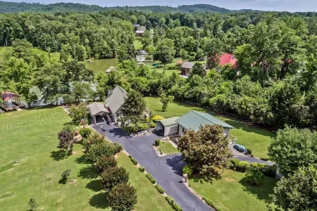 Waterfront Home, Covered Dock, Loop Driveway, Ramp Across Cove, 3 Minute Drive