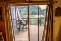 Village Home with 15 acre backyard on the river Hotels in Cavendish