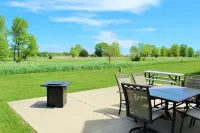 3 br. 2ba sleeps 14