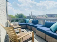 Schlitz Castle: Huge 5BR/4BA Sleeps 12 w/ Double Kitchens & Living Rooms - Balkon