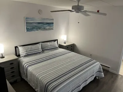 OCEANFRONT with Balcony, Updated Condo; Gorgeous views; sleeps 6