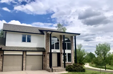 Pet-Friendly Townhouse Located Near Frontier Park and the Capitol Building