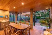 Private Paia Studio in a Tropical Sanctuary, a short walk to Paia town & beach.