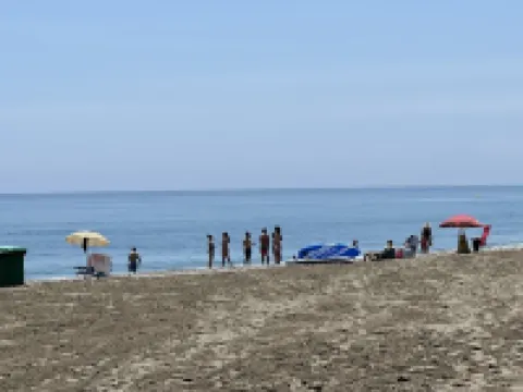 Beautiful modern apartment 1 min from beach