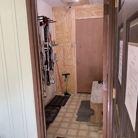 1st Floor Condo Near Lifts. Sleeps 8. Updated!
