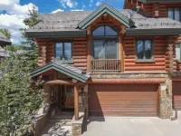 Winter IS Coming!  Epic Ski-in/Out 4Br+Home Hot Tub, fp, Deck, Garage, Views,