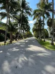 Key Biscayne 2 bedrooms sleeps 4 walk 2 beach shops