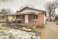 Cozy 3 bed 1 bath entire house- up to 6 people