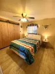 20 minutes from Carrizo Plain National Monument. Twisselman's Cactus Casa Hotels near Carrizo Plain National Monument