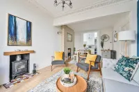 Charming Three Story Townhouse footsteps away from the historic harbour.