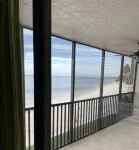 Beach front 1b/1b condo.  Amazing Sunsets and Resort Amenities