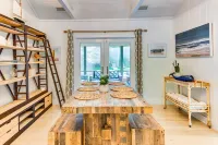 Oasis heaven close to everything you need! Hotels in Springs