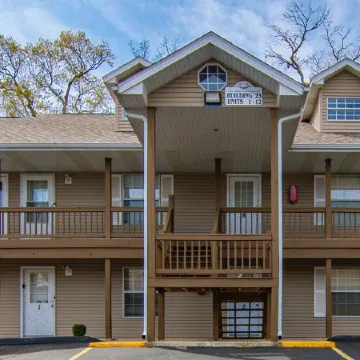 King Suite Condo - Golf Course View!