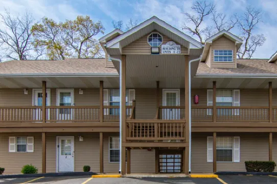 King Suite Condo - Golf Course View!