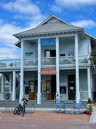 Gulf Front Seaside Iconic Honeymoon Cottage