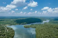 Swan Lake Lakefront Cozy Modern Home w/ cabana, central air, kids room.