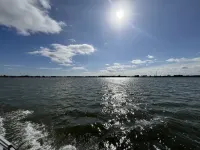 Spacious home directly on Lake Grassy canal. Boat house, hot tub & pool table Hotels in Highlands County