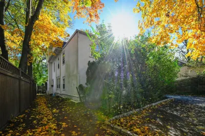 Top-Floor Princeton Condo w/private balcony Hotels near Palmer Square Princeton 08540